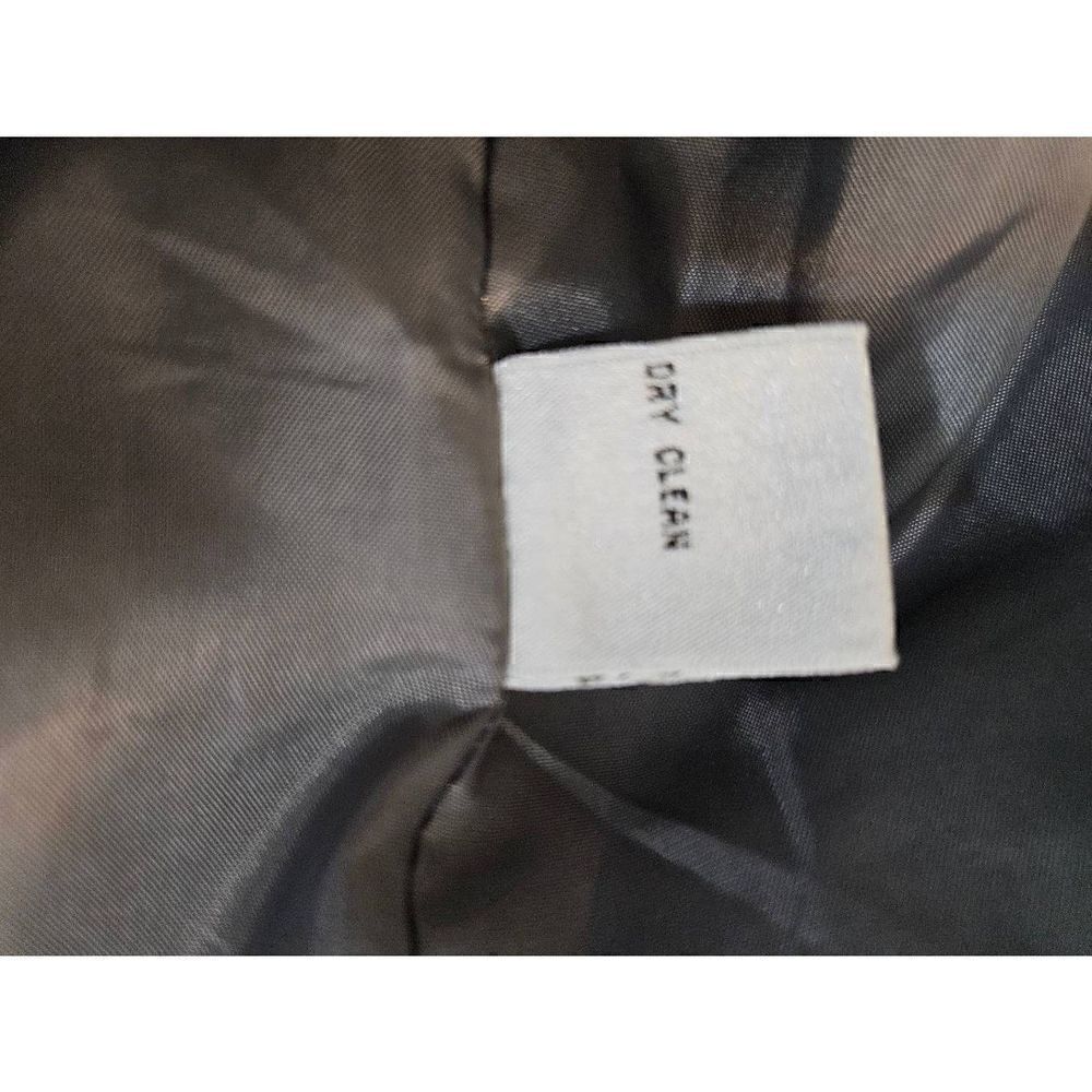 Talbots gray blazer. Size 6. - Picture 6 of 6